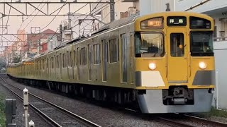 【4K高画質】西武新2000系2463f(2両)+西武新2000系2093f(8両)が上井草第4号踏切を通過するシーン(2359)