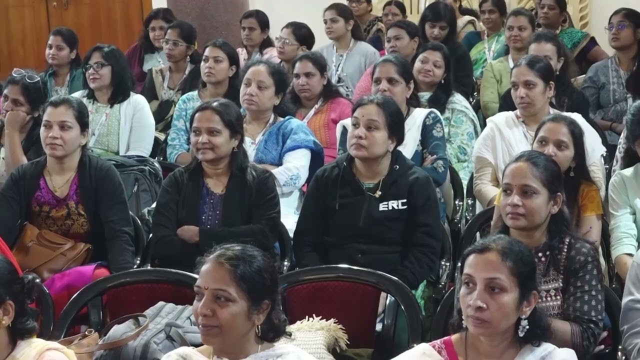 'मी माझे पद आणि मन:शांती' भाषण पूर्ण ऐका नि मन:शांती मिळवा !! डॉ. संजय उपाध्ये Watch full Video!