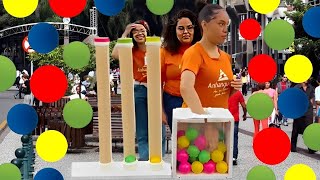 JOGOS DE RUA 2026 - GAME DAS BOLAS COLORIDAS NO TUBO - JOGOS ACERTE AS BOLAS COLORIDAS NO CANO screenshot 4