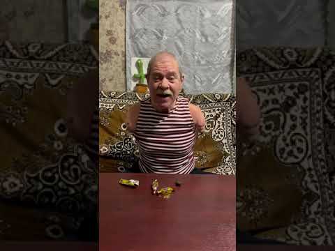 БЕЗ РУК ОТКРЫВАЮ КОНФЕТКУ / А КАК ЖЕ ВИРУС? 😂