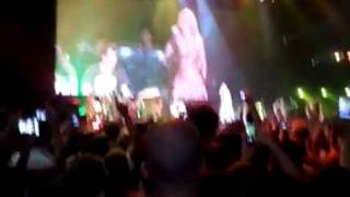 Waka Waka Shakira - Live From Paris 13.06.2011