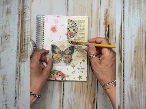 Decoramos cuadernos juntas !!