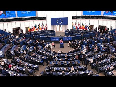 Проверка фактов: для Меркель аплодировали нанятые клакёры?