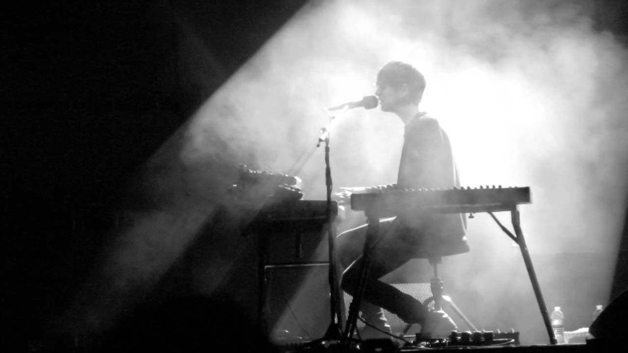 James Blake A Case Of You ( joni mitchell cover ) Live Hollywood Forever Cemetery 102313