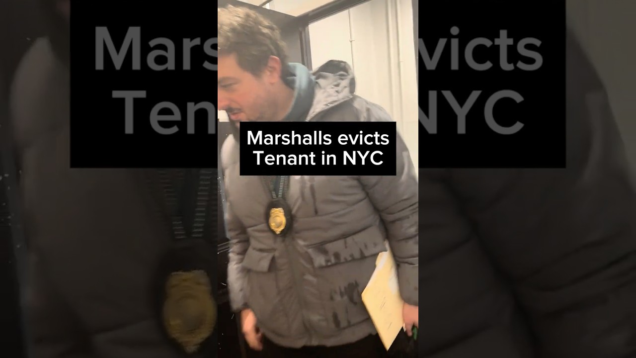 Маршалл выселил арендатора в Нью-Йорке.