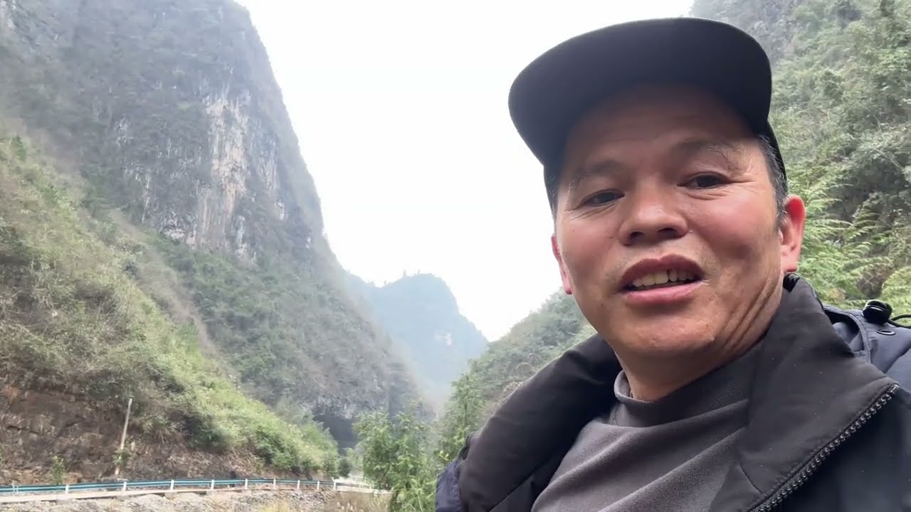 多多被惡犬咬傷臉。找到一個適合修行隱居的溶洞，洞裡一個寺廟