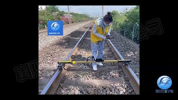 Railway portable rolling track gauge