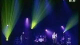 Garbage-The Trick Is To Keep Breathing- MTV paris 1999