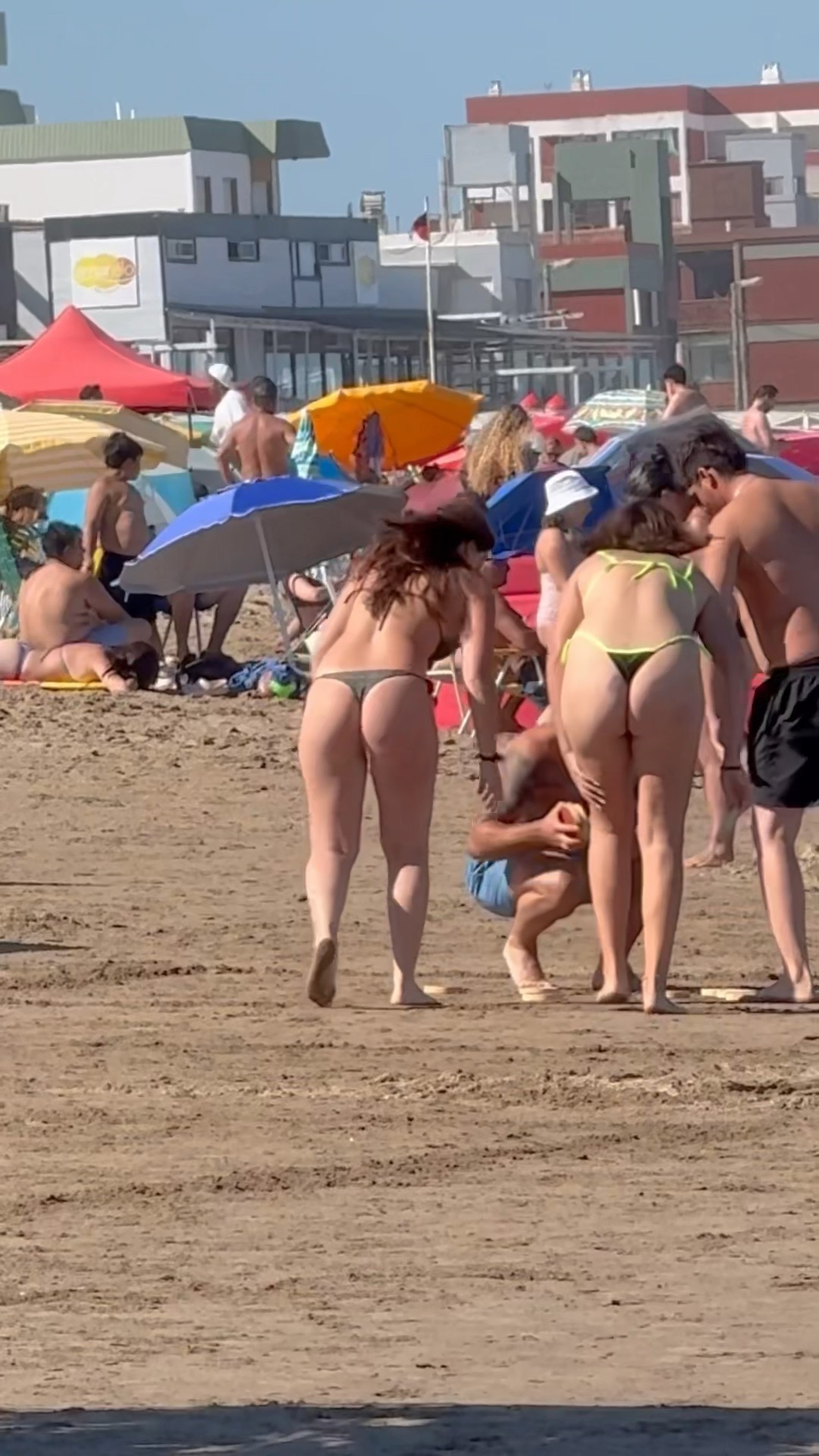?? Villa Gesell Beach A Beautiful Day at