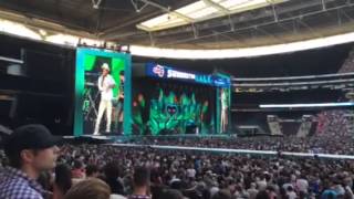 Pharrell Williams - Frontin' (Live at Wembley)