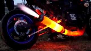 FIRE THROWING Motorcycle Exhaust like F1 Formula car !