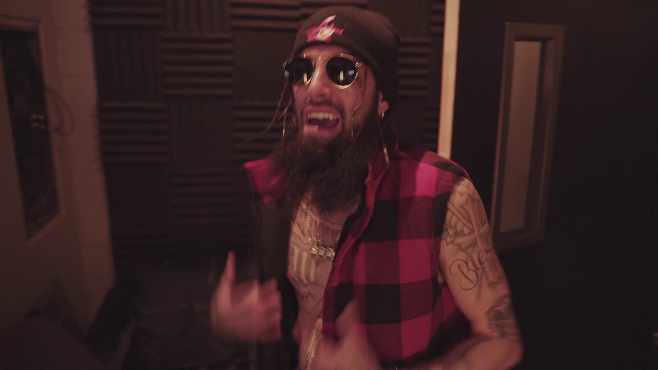 Czz Feat. CKorey Blunt - Wingz