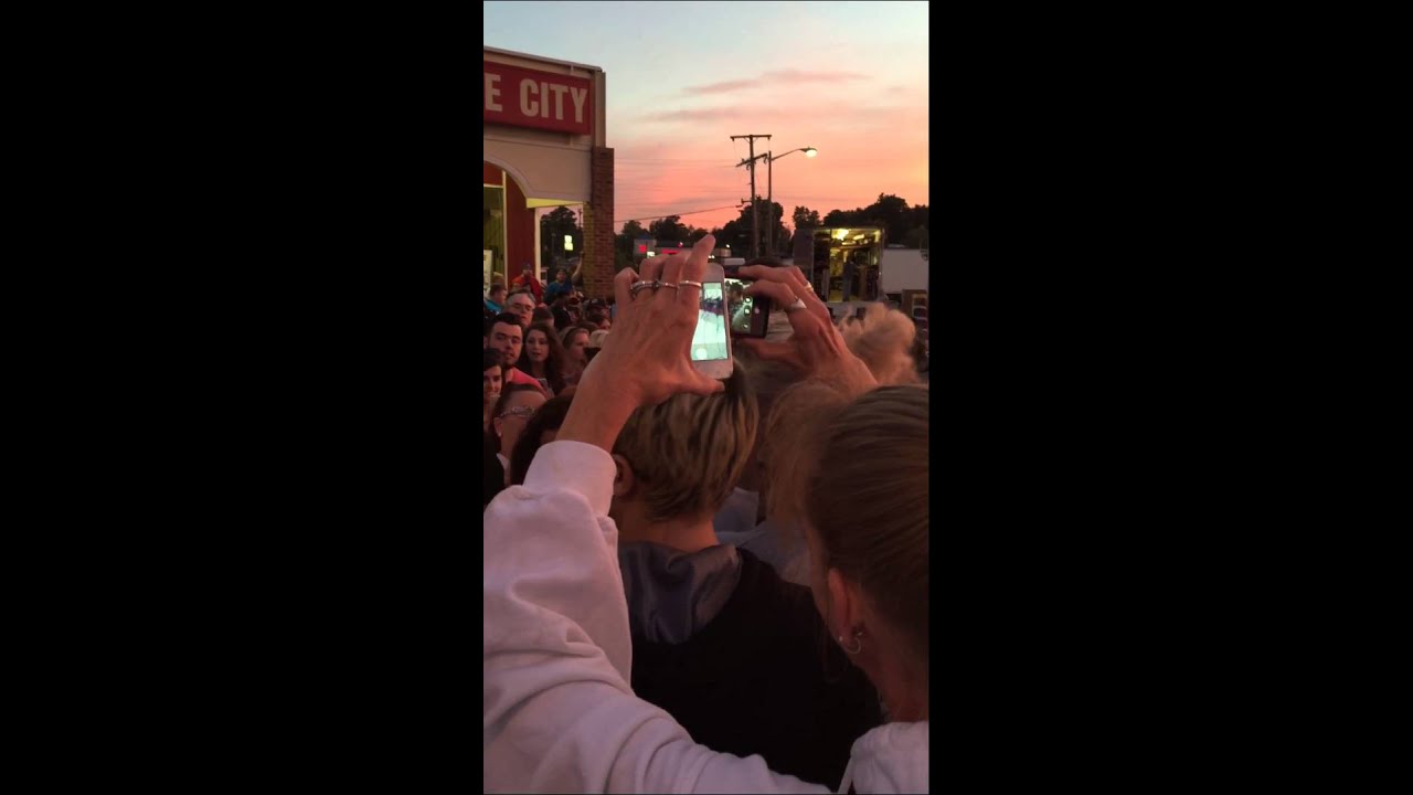 Daniel Radcliffe in Hopewell Virginia K&l barbecue YouTube