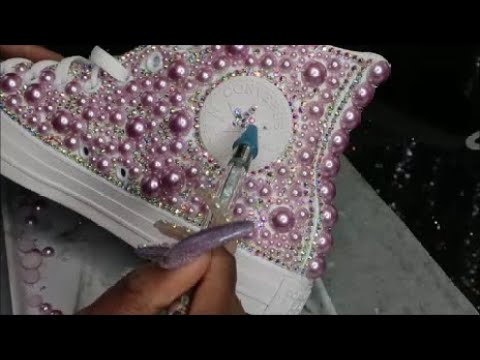 DIY BLING CROCS- HOW TO FREESTYLE YOUR CROCS WITH RHINESTONES, PEARLS &  CHARMS- BEST GLUE TO USE ? 