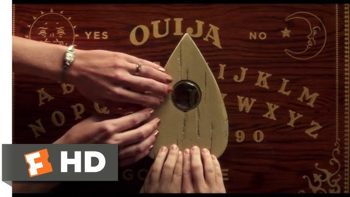 Menina possuída aterroriza todo mundo em novo trailer de Ouija - Origem do  Mal