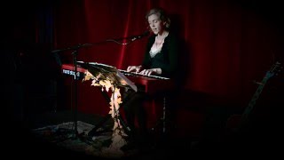 Erin Jane Laroue Covering Princes Kiss Live At Og Cafe & Theater