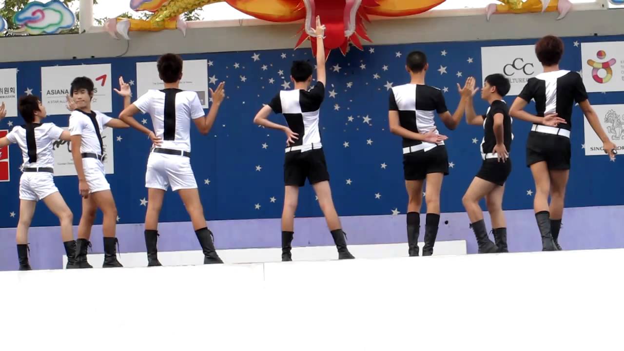 BB ADDICT Cover SNSD - Intro- HooT@K-POP Dance Festival 2011 By   FC  ^^