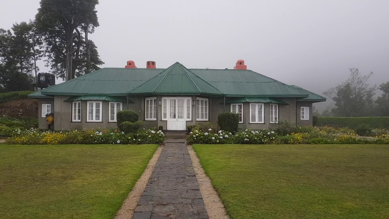 Nagrak Bungalow in the Mist - Sri Lanka