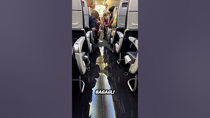 This flight turns into a ride on the water 😯