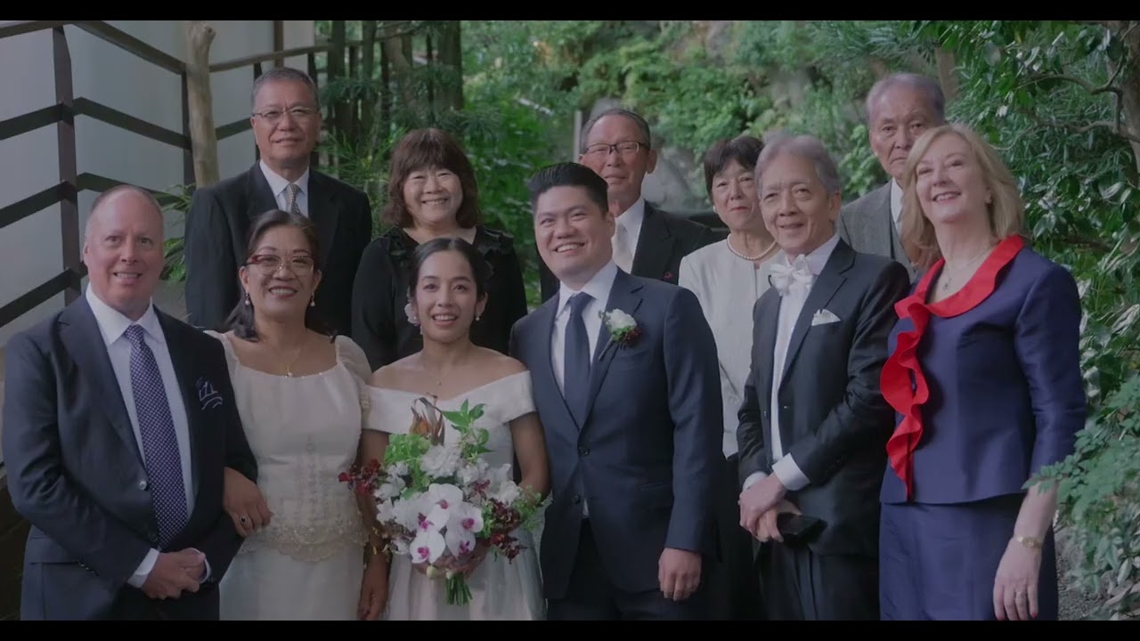 Intimate Onsen Destination Wedding in Japan | Autumn Elopement Australian Couple & Sake Ceremony