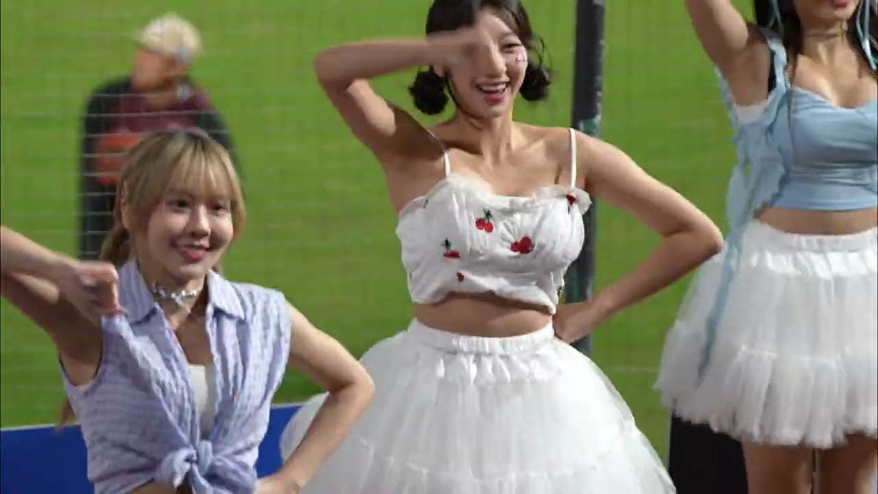 0525 樂天中場舞 AiScReam愛のスクリ~ム #禹洙漢  #우수한 #rakutengirls#樂天桃猿 #cheerleader #啦啦隊