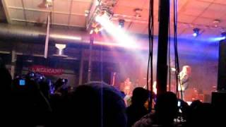 El Tri en San Jose 24 de Oct 2009 - Alex Lora bringing the LOLs