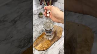Eliminate Pests and Odors with This Homemade Mothball and Vinegar Spray! 🏡✨ screenshot 5