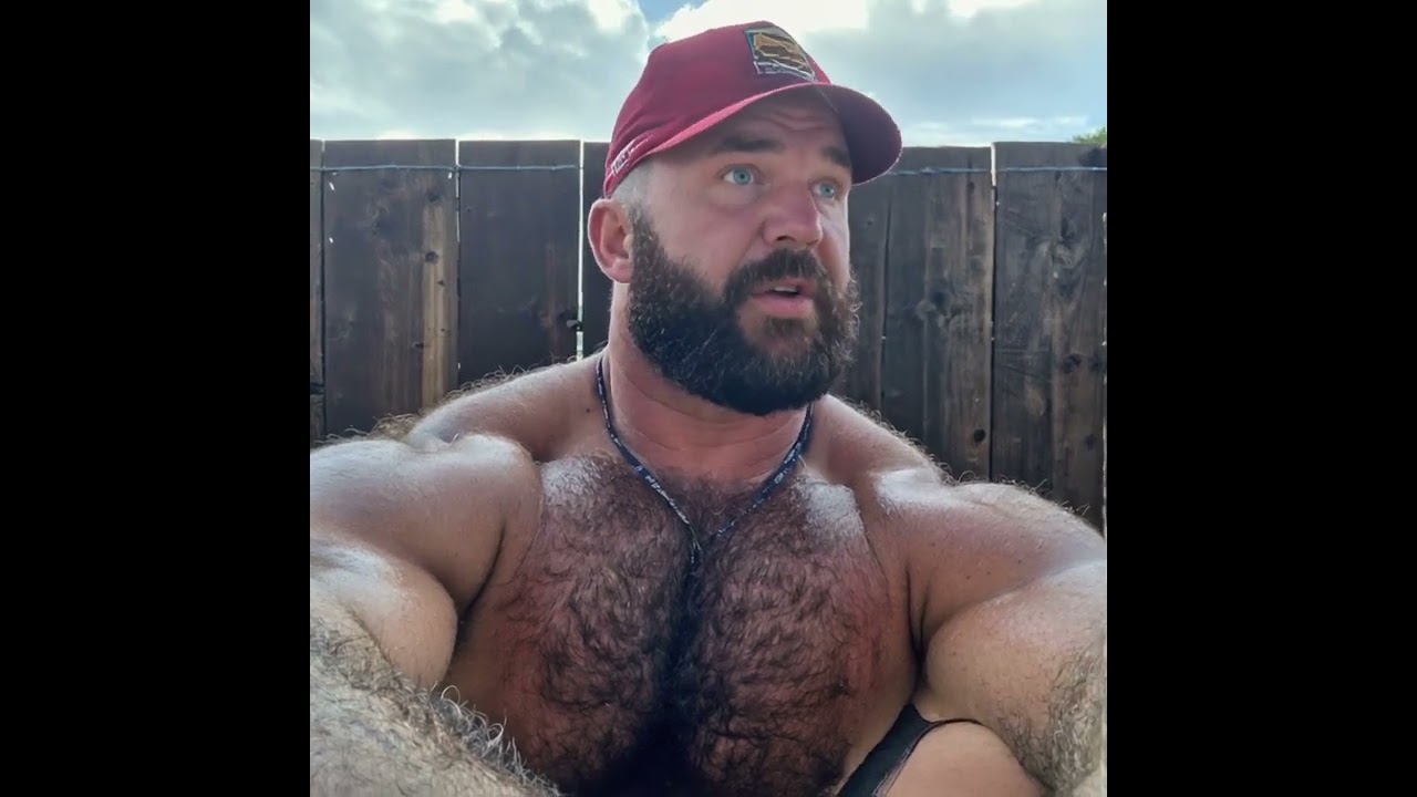 Musclebear Portriat Shot