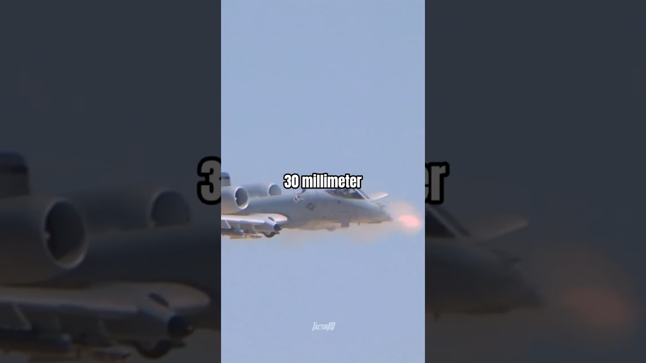 Самолёт A-10 Warthog ведёт огонь из своей пушки GAU-8 | 30-мм BRRRT