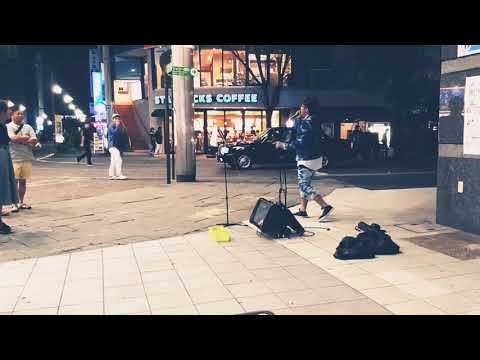 こんな路上ライブ見たことない！！ 尾崎豊 アイラブユー やつおメガネ