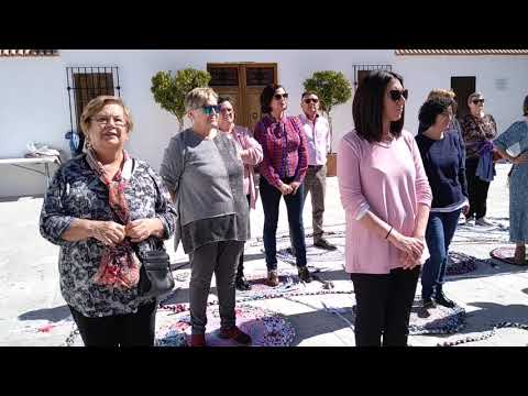 Acción artística Carcabuey Día internacional de la Mujer guaida por Gloria Lizano y lectura de manif