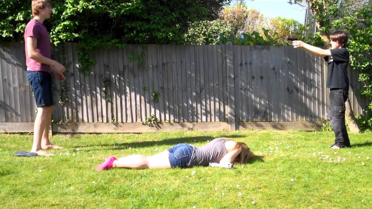 An EPIC battle!  (4000 subscribers video)  ♥