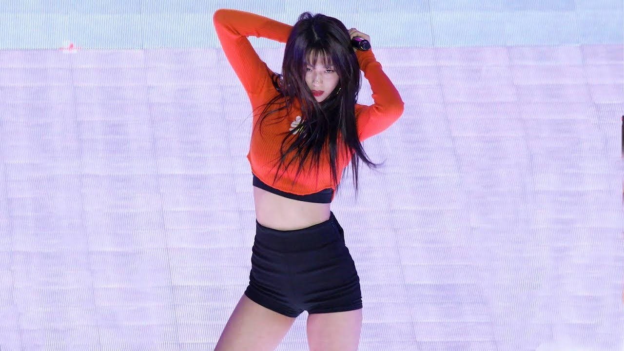 실신 직전까지 최선을 다하는 설현 SeolHyun Full ver. AOA (빙글뱅글+익스큐즈미+사뿐사뿐+심쿵해) [포트나이트오픈행사 181215]