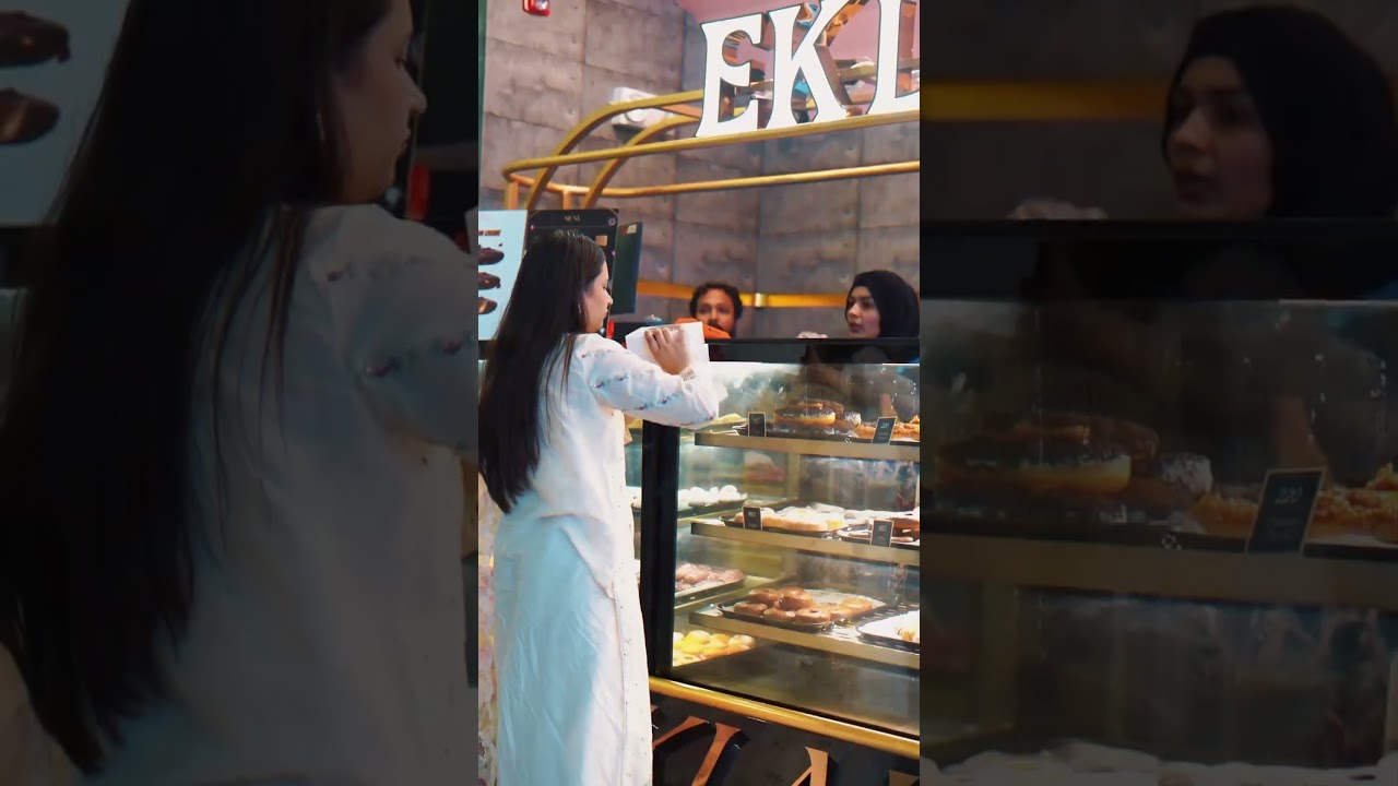 When shopping meets sweetness… Éklairs at Giga Mall! 