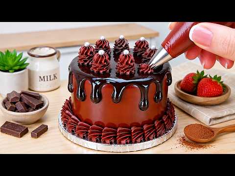 DIY Mini KITKAT Cake - How to Decorate a Tiny Chocolate Cake