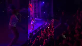 security guard not feeling da weight