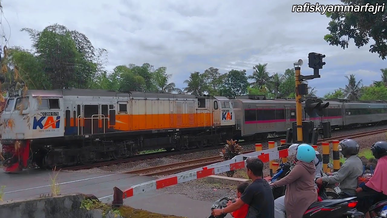 Railroad Crossing | Palang Pintu Kereta Api | Januari2026 | Ka Taksaka 