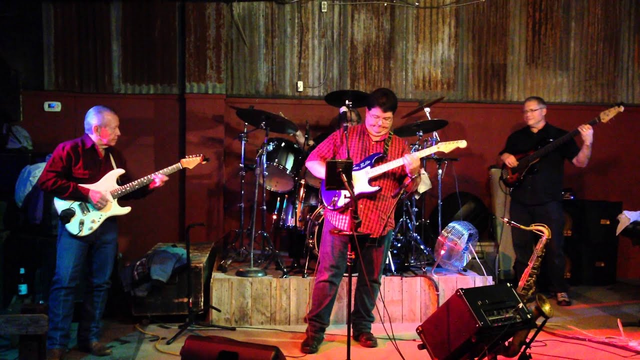 Cold Brown Bottle n Swingin Doors Scooter Dubec & Sterling Country