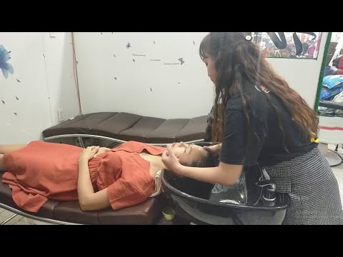 Relaxation Service for Women in Vietnam Barbershop - Relaxing Shampoo