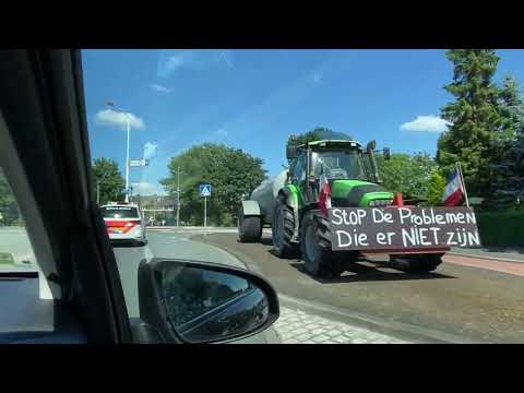 Boeren protesteren op het Mediapark in Hilversum