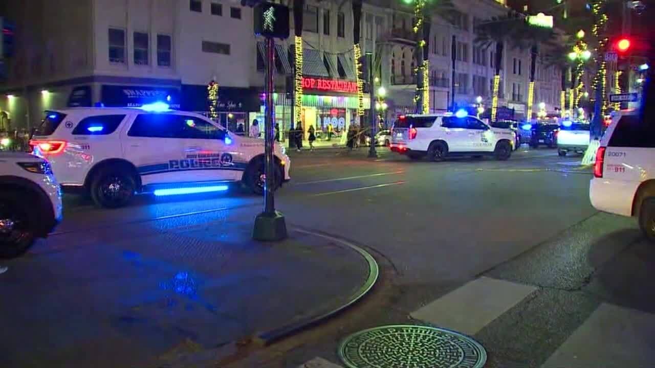 10 dead, 30 injured after car plows into a crowd in New Orleans on New ...