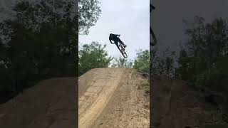 Will Arbogast doing Will Arbogast things. The Yalla! seems to approve. #downhill #mtb #mountainbike