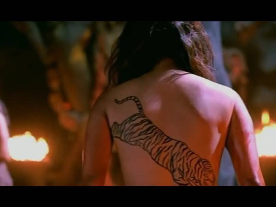 Yuganiki Okkadu : Reema Sen Hot Look - YouTube