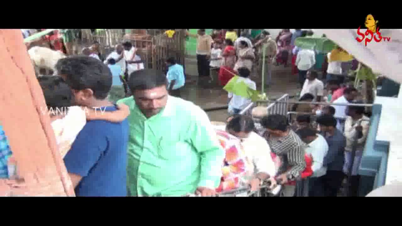 Heavy Devotees Rush In Vemulawada Rajanna Temple || Vanitha TV