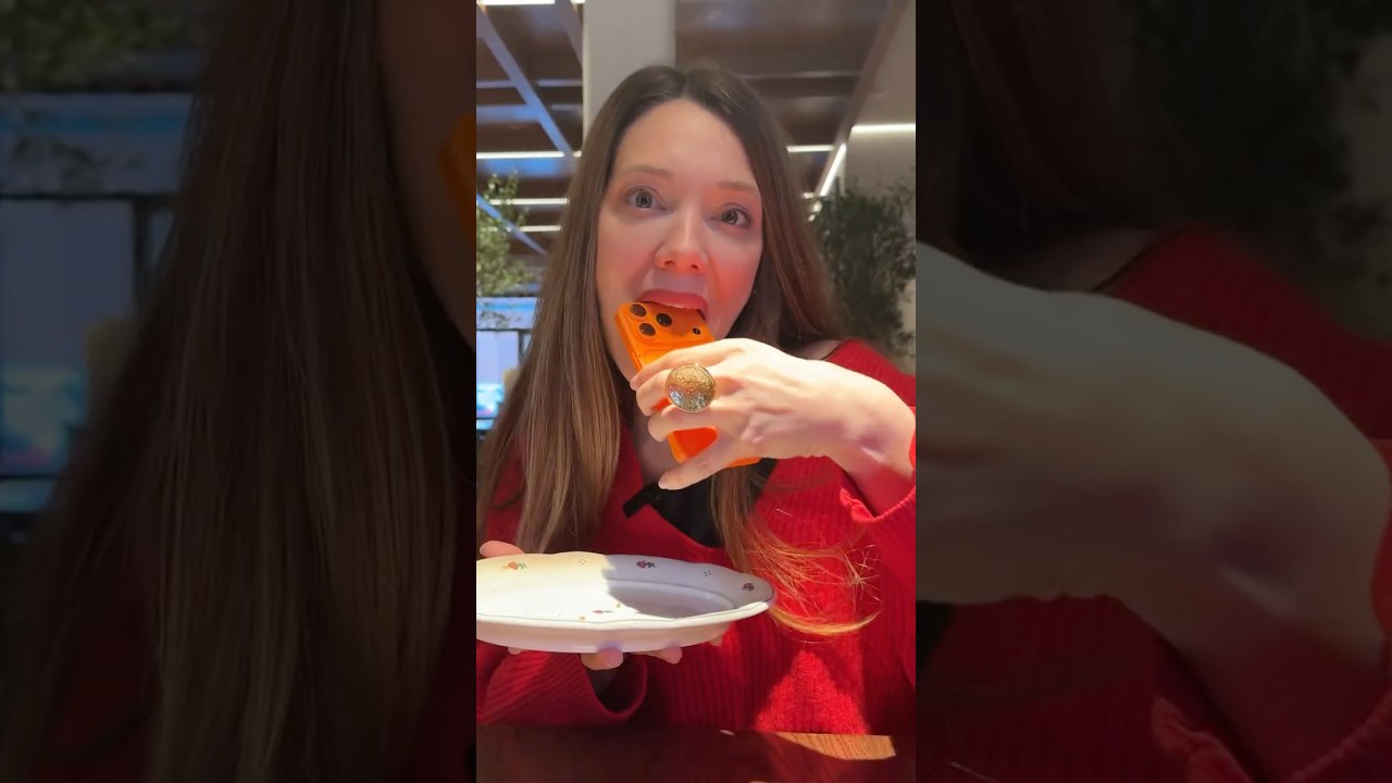 Съела #iphone17 и не подавилась📍AVA Bistro . При покупке десерта есть шанс выиграть настоящий