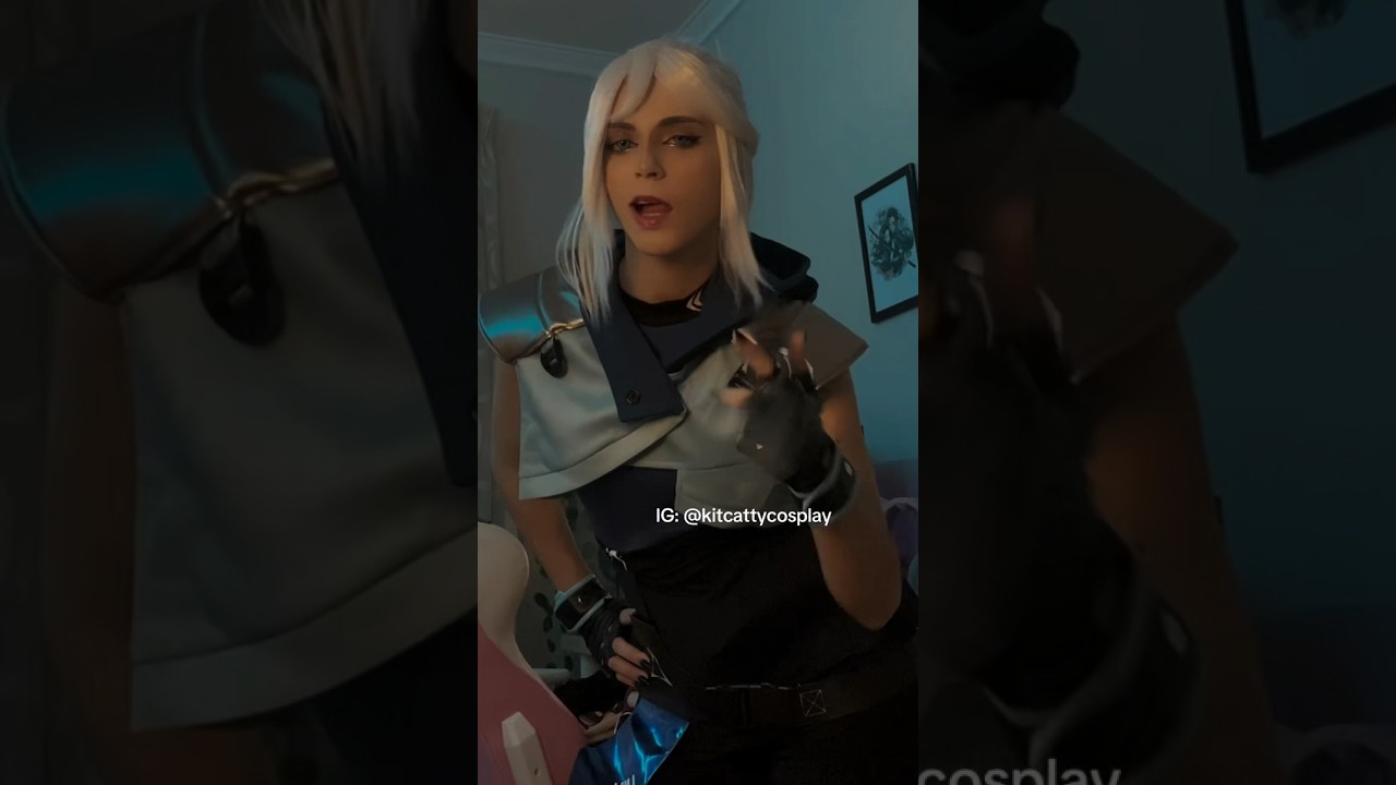 New video is up my loves 🥹 go check it out 🫶🏻 #cosplay #valorant #jettvalorant #gaming #gamer
