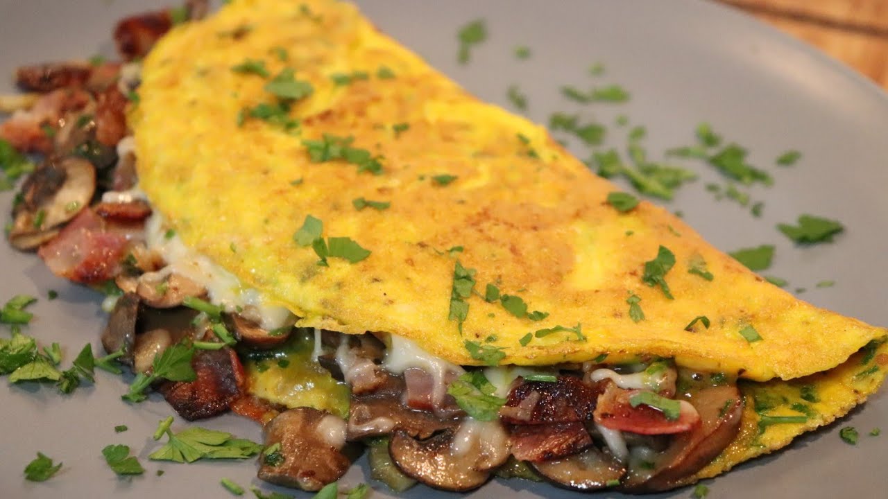 Omelete Recheada com Cogumelos e Bacon
