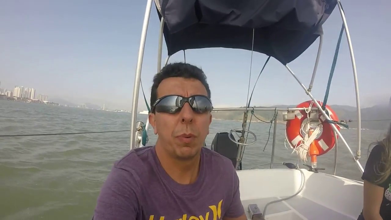 Velejando em Santos com neblina - LariThi 15