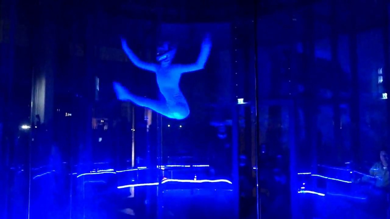 Jochen Schweizer Arena - Indoor Skydiving Weltmeisterin Inka Tiitto