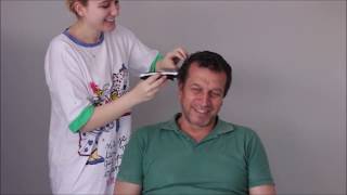 Babamın Saçını Kesiyorum